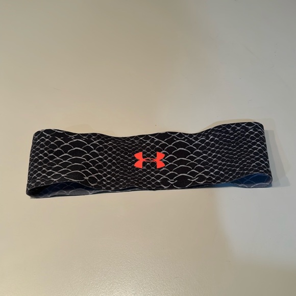 Under Armour Headband. - Picture 1 of 6